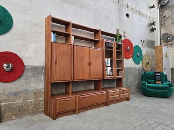 Jaren 80 Deens Design Wandmeubel Teak | Wand Vitrine Kast 2 beschikbaar voor biedingen