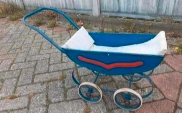 Antieke oude metalen poppen kinderwagen beschikbaar voor biedingen