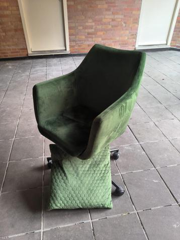 Elegant design kantoor NORA beschikbaar voor biedingen
