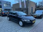 Volvo S40 1.8 1e Eigenaar! Trekhaak Airco NAP APK 1 Jaar, Auto's, Volvo, Voorwielaandrijving, 125 pk, Gebruikt, 4 cilinders