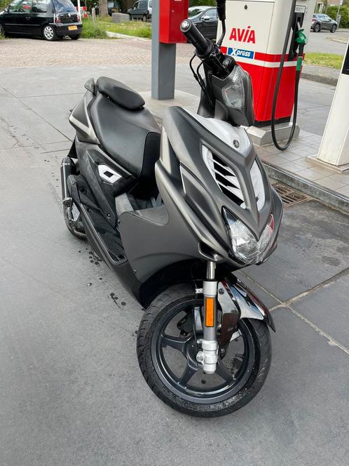 Yamaha aerox 4takt 2017 + extra kappen, Fietsen en Brommers, Scooters | Yamaha, Gebruikt, Aerox, Ophalen
