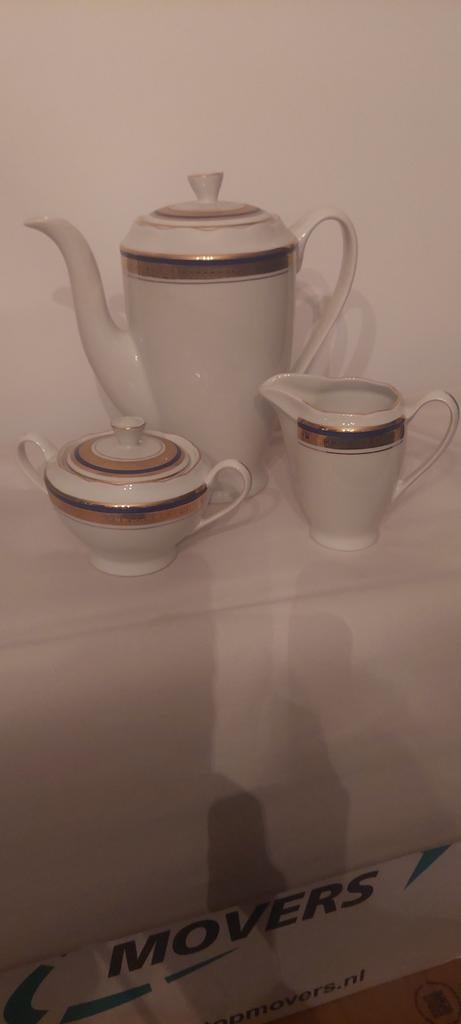 Ćmielów porseleinen servies, Ophalen