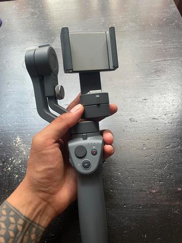 Voor de handige harry: DJI OSMO MOBILE 2 beschikbaar voor biedingen