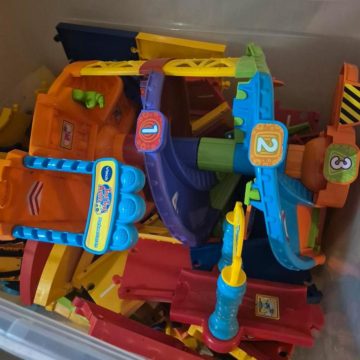 Fisher price. 3 garages 8 toettoet auto's en banen/bb art, Kinderen en Baby's, Speelgoed | Fisher-Price, Speelset, Ophalen