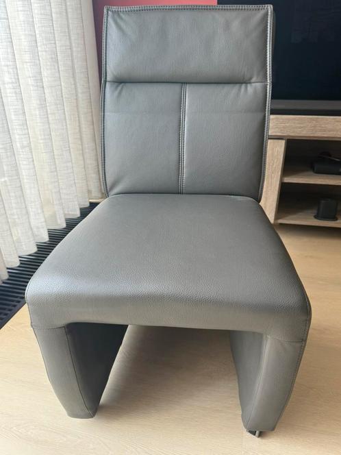 6 eetkamerstoelen (met wieltjes); amper gebruikt, Huis en Inrichting, Stoelen, Zo goed als nieuw, Vijf, Zes of meer stoelen, Kunststof