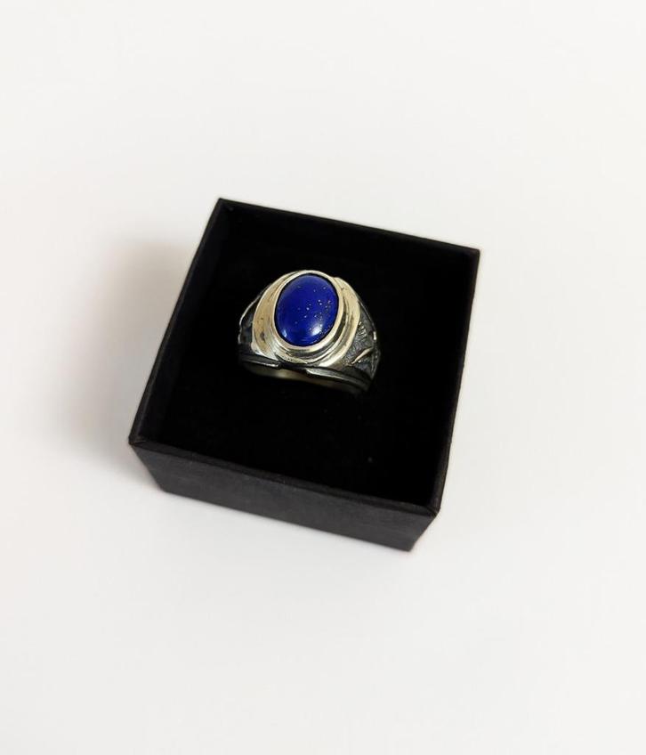 Zilveren herenring met lapis lazuli, Sieraden, Tassen en Uiterlijk, Ringen, Nieuw, Heer, 20 of groter, Blauw, Zilver, Met edelsteen