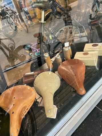 Brooks zadels en accessoires met 50% korting beschikbaar voor biedingen