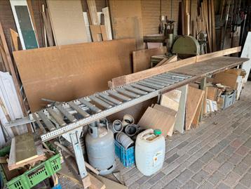 Afkortzaag professioneel met rollerbaan beschikbaar voor biedingen