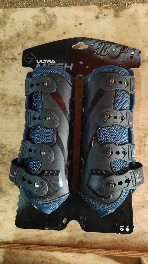 Lemieux snug boots front beschermer, Dieren en Toebehoren, Paarden en Pony's | Beschermers, Zo goed als nieuw, Rijden, Ophalen of Verzenden