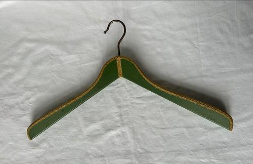 Groen lederen kleerhanger, Kleding | Dames, Kledinghangers, Zo goed als nieuw, Overige materialen, Volwassenen, Ophalen of Verzenden