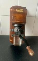 Antieke Wandkoffiemolen, Antiek en Kunst, Antiek | Keukenbenodigdheden, Ophalen of Verzenden