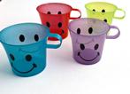 Vrolijke kinderbekers / drinkbekers 4 x + 18 wegwerp bordje, Ophalen of Verzenden, Zo goed als nieuw