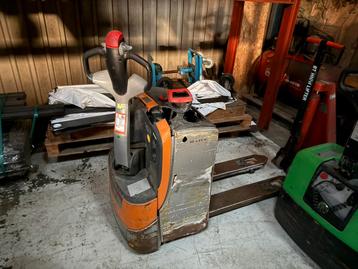 Diverse pallet karren / stapelaars beschikbaar voor biedingen