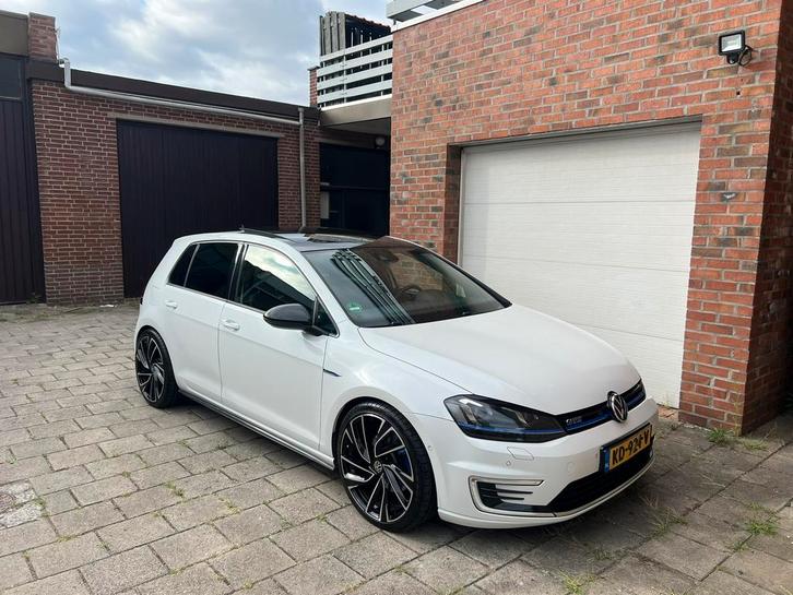 Volkswagen Golf 1.4 TSI Phev GTE 2014 DSG/PANO, Auto's, Volkswagen, Particulier, Golf, ABS, Achteruitrijcamera, Adaptieve lichten