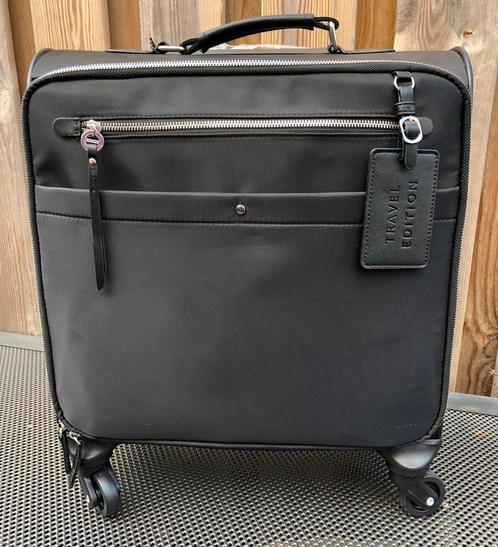 Mooie Parfois werk-laptoptrolley met 4 wielen, Sieraden, Tassen en Uiterlijk, Koffers, Nieuw, Overige materialen, Minder dan 50 cm