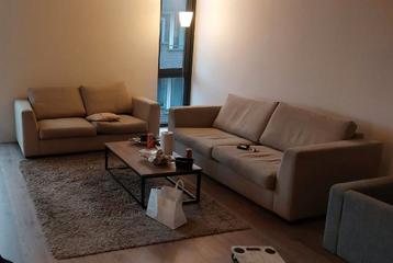 Twee beige banken, gratis af te halen in Veenendaal