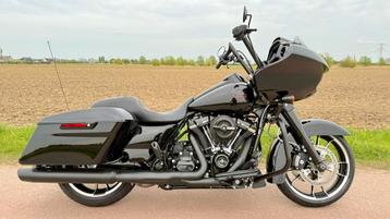 ROAD GLIDE 2023 5900km, CARPLAY, Blackout,hoog stuur, stage1 beschikbaar voor biedingen