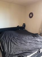 Grijze boxspring 180x200 + 2x nachtkastjes, Ophalen, Tweepersoons, Zo goed als nieuw, 180 cm