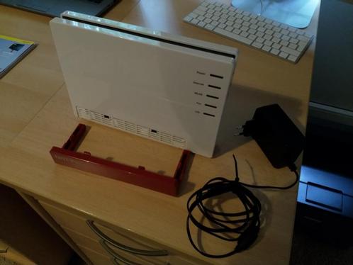 FritzBox 7581 modem router wifi in prima staat, Computers en Software, Routers en Modems, Gebruikt, Router met modem, Ophalen of Verzenden