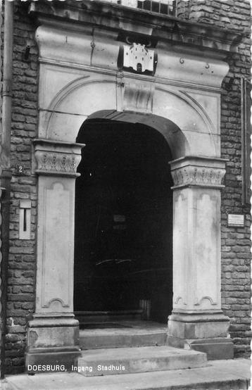 (387-232-031) Doesburg Ingang Stadhuis beschikbaar voor biedingen