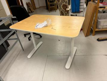 Bureau bekant in hoogte verstelbaar ikea 80 bij 120 cm - afbeelding 1