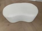 Witte wollen poef als nieuw nooit gebruikt, Huis en Inrichting, Ophalen, Zo goed als nieuw, Ovaal, Minder dan 50 cm