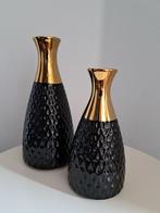Twee nieuwe vaasjes, zwart met goud, keramiek., Zwart, Aardewerk of Porselein, Nieuw, Ophalen of Verzenden
