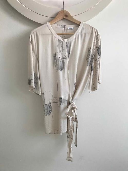 Filippa K, Wikkel Top Deluxe - maat L (Nieuw) , Kleding | Dames, Tops, Nieuw, Maat 42/44 (L), Beige, Korte mouw, Ophalen of Verzenden