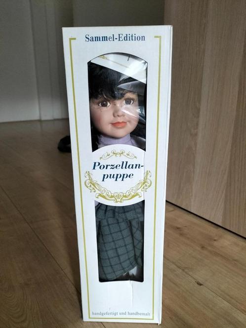 Nieuwe porseleinen pop, Verzamelen, Poppen, Nieuw, Pop, Ophalen of Verzenden