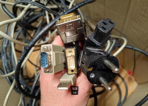 Kabels , usb naar serieel, vga 5meter, power cable,, Computers en Software, Pc- en Netwerkkabels, Gebruikt, Ophalen of Verzenden