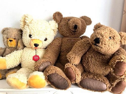 Vintage beren familie 4 stuks, Verzamelen, Beren en Cherished Teddies, Gebruikt, Stoffen beer, Overige merken, Ophalen