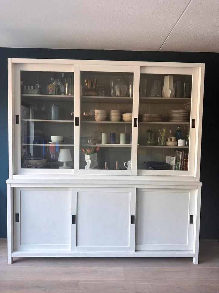 Vitrine kast kalkwit, Huis en Inrichting, Kasten | Buffetkasten, Gebruikt, 200 cm of meer, 200 cm of meer, 50 tot 75 cm, Met deur(en)