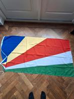 Seychelse vlag, Ophalen, Zo goed als nieuw