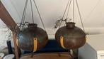 Oude Indiase waterkruiken in gele leren hanger 2x, Gebruikt, Ophalen of Verzenden