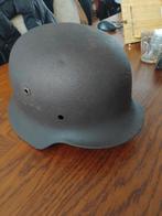 2 German helmet 2 bayonet, Verzamelen, Ophalen of Verzenden, Nederland