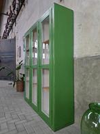 Vintage Grote Vitrinekast Groen Houten Vitrine Kast 3-Deurs, Huis en Inrichting, Kasten | Vitrinekasten, Antiek Retro Vintage Brocante Landelijk