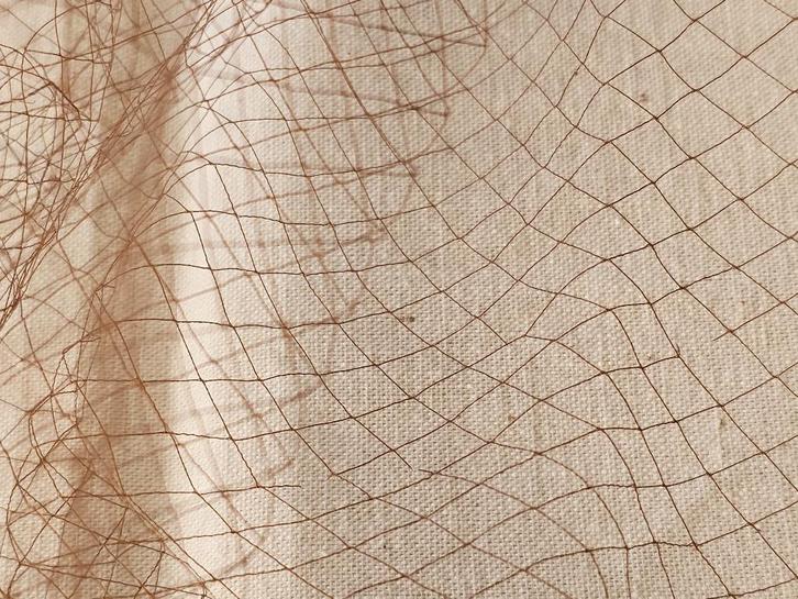 Oude Franse bruine VOILE voor hoeden / mesh tule fijne mazen, Antiek en Kunst, Curiosa en Brocante, Ophalen of Verzenden