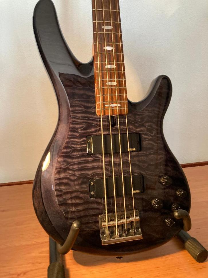 Yamaha TRB1004J, Muziek en Instrumenten, Snaarinstrumenten | Gitaren | Bas, Gebruikt, Elektrisch, Ophalen