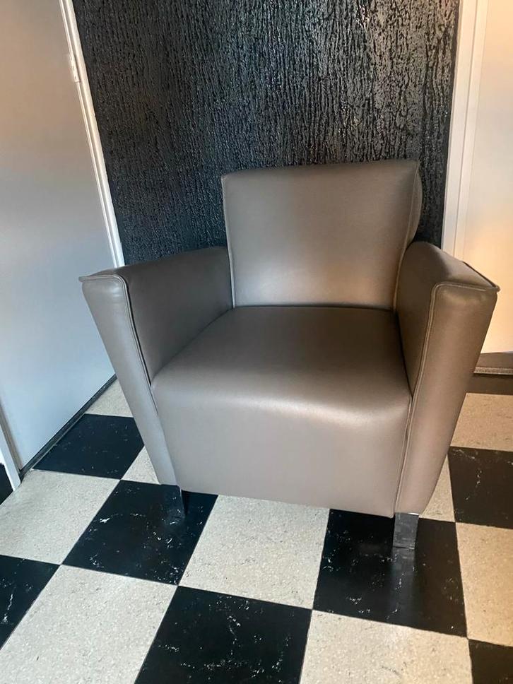 Lederen fauteuil GRATIS, Huis en Inrichting, Fauteuils, Gebruikt, Leer, 50 tot 75 cm, Minder dan 75 cm, Ophalen
