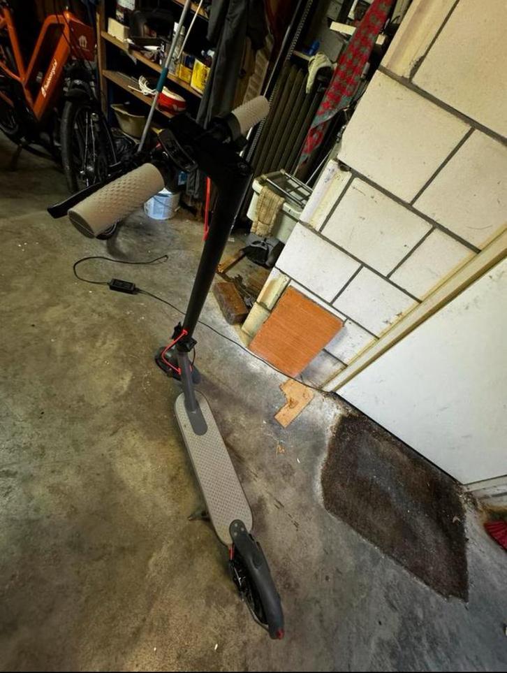 Elektrische Step, Fietsen en Brommers, Steps, Zo goed als nieuw, Elektrische step (E-scooter), Ophalen