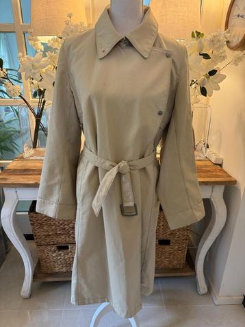Stijlvolle, Licht-Beige trenchcoat Max Mara Rainware, 40/M.  beschikbaar voor biedingen