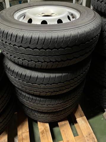 Velgen+banden 5x118 Maxxis 217 / 70 / 15  Ruim 9 mm profiel beschikbaar voor biedingen
