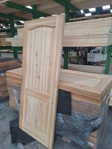 Grenen paneeldeuren beschikbaar voor biedingen