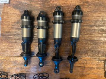 Schokbrekers en swaybars HB Racing E819 RS 1:8 beschikbaar voor biedingen