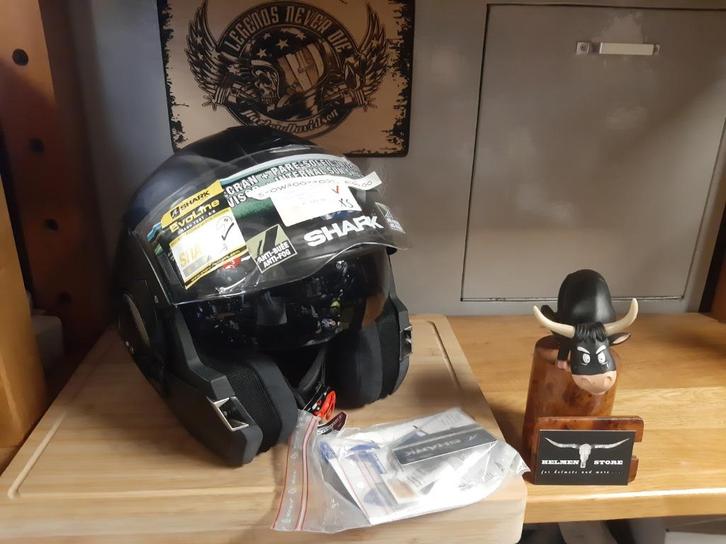 Shark evoline helm maat XS Shark evoline drop XS motor helm, Motoren, Kleding | Motorhelmen, Dames, Heren, Kinderen, Systeemhelm