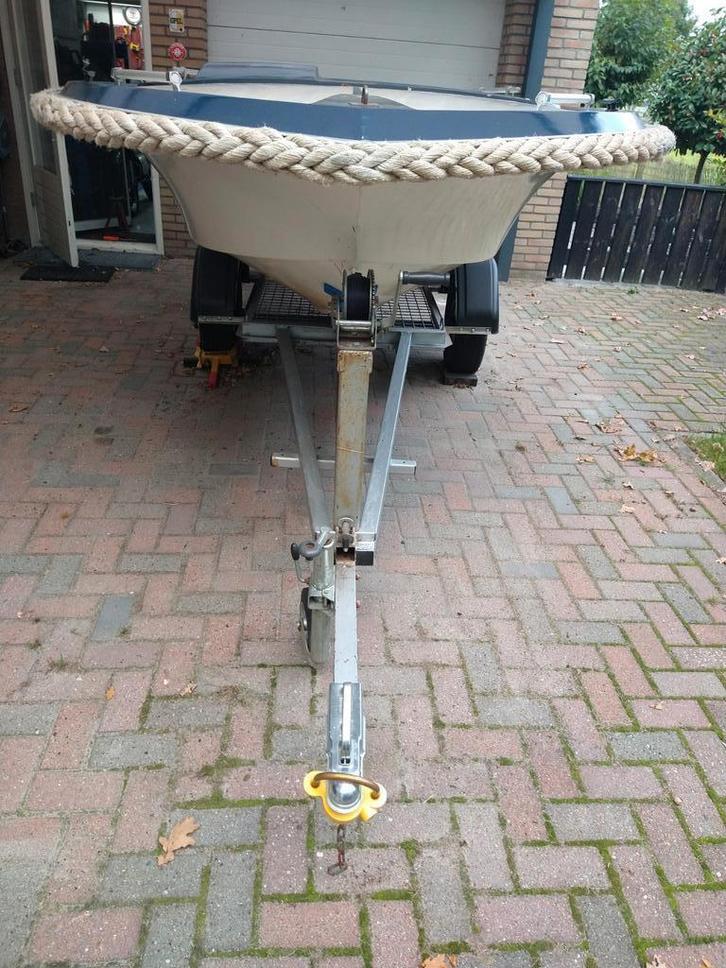 Mooie boot 4.10 mtr + kanteltrailer, Watersport en Boten, Motorboten en Motorjachten, Zo goed als nieuw, Polyester, Tot 6 meter
