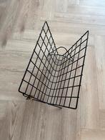 Stijlvolle tijdschriftenrek van Woood, Ophalen of Verzenden, Zo goed als nieuw