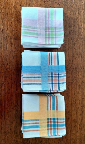 Vintage zakdoekjes dames beschikbaar voor biedingen