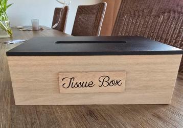Tissuedoos hout / zwart beschikbaar voor biedingen