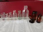 Oude glazen flesjes o.a. druppel/ maatglas/ oogspoelglas, Ophalen of Verzenden, Overige typen